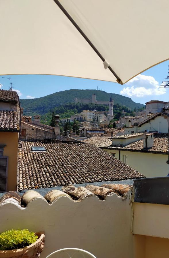 Apartamento Sotto I Tetti Del Borgo Spoleto Exterior foto