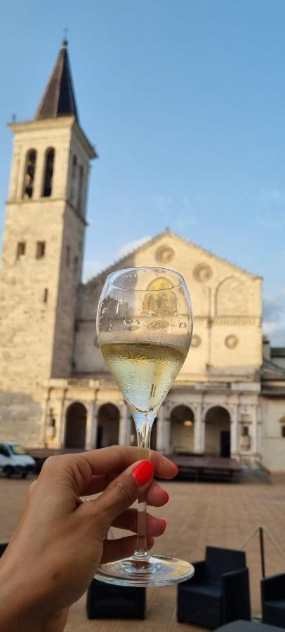 Apartamento Sotto I Tetti Del Borgo Spoleto Exterior foto