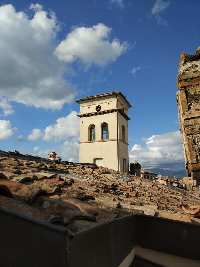 Apartamento Sotto I Tetti Del Borgo Spoleto Exterior foto
