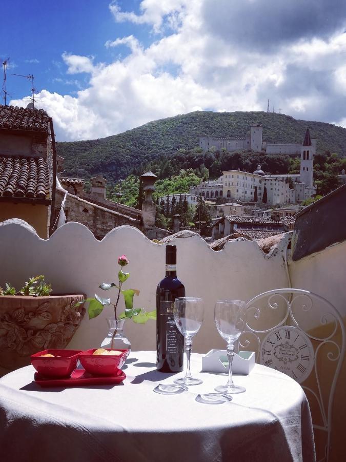 Apartamento Sotto I Tetti Del Borgo Spoleto Exterior foto